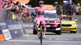 Tour d'Italie - Jonas Vingegaard remporte la 16e étape, Mathys Rondel lâché !
