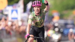 Tour d'Italie - Michael Valgren remporte la 17e étape, Narvaez prend le cyclamen !