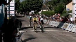 Alpes Isère Tour  - Matisse Van Kerckhove remporte la 1re étape à la photo-finish !