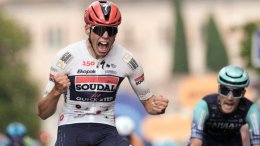 Tour d'Italie - Paul Magnier remporte la 18e étape et reprend le Cyclamen !