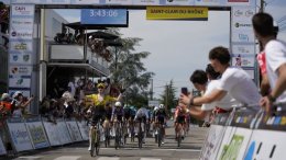 Alpes Isère Tour - Elliot Rowe trop fort au sprint sur la 4e étape