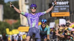 Tour de France - Mauro Schmid vainqueur de la 13e étape, belle opération de Pidcock