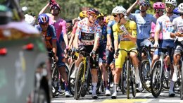 Tour de France - Pogacar et Vingegaard... réveillés en pleine nuit pour un contrôle