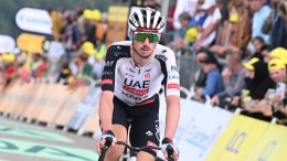 Tour de France - Brandon McNulty percuté par une voiture avant le contre-la-montre
