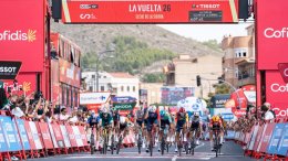 Tour d'Espagne - Bastien Tronchon lève les bras sur la 10e étape devant Magnus Cort