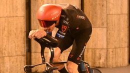 Tour d'Espagne - Stefan Küng remporte le chrono de la 18e étape ! Mas résiste bien