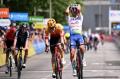 Critérium du Dauphiné Vuillermoz la 2e étape et en jaune... Van Aert 6e